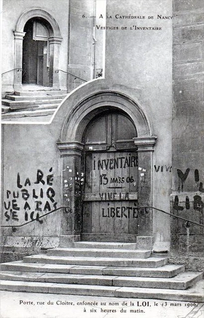 Cpa 54 A La Cathedral De Nancy Vestiges Of The Inventory Door Rue Du Cloitre En