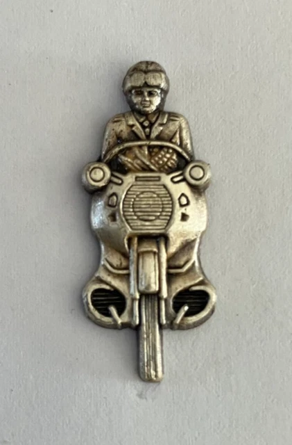 PIN'S GENDARMERIE NATIONALE / MOTARD / PICHARD / RARE