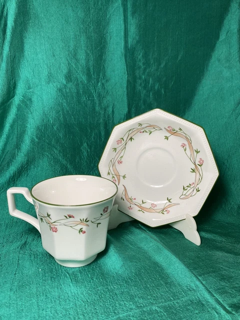 Lot tasse et soucoupes Johnson and bros