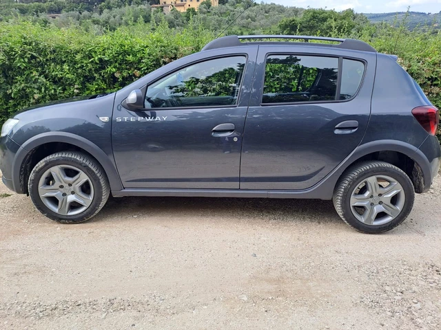 vendo auto dacia sandero benzina/gpl usata