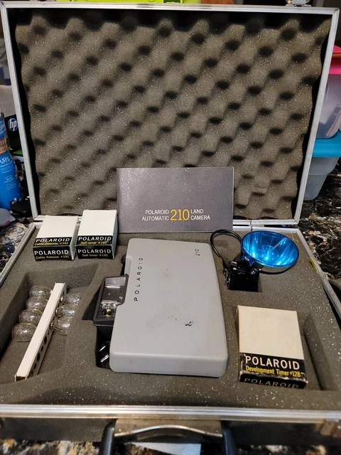 Polaroid Automatic 210 Land Camera VTG 1960s W/Strap Carrying Case And Flash