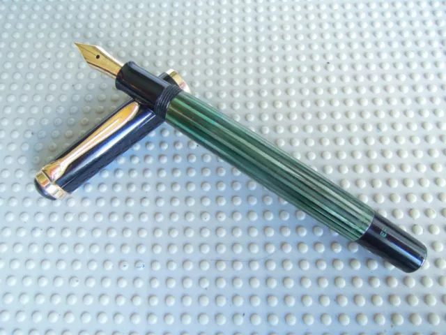 Beautiful  Vintage Green Striped Pelikan 400 Fountain Pen !!