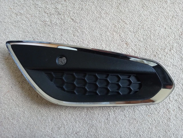 VOLVO S60 / V60 Bumper Grille Pair Genuine OEM 2010 - 2013 Front Left + Right VOLVO S60 / V60 Bumper Grille Pair Genuine OEM 2010 - 2013 Front Left + Right