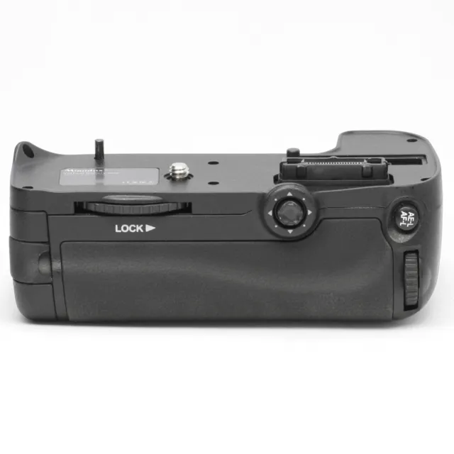 Profi Batteriegriff für Nikon D7000 - wie MB-D11 für 2x EN-EL oder 6 AA Batterie