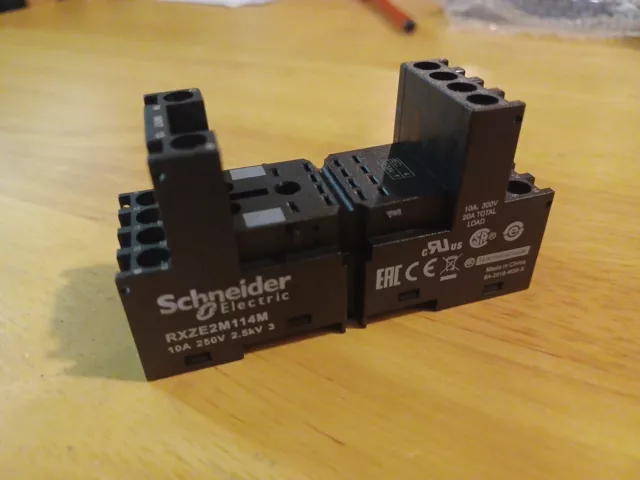 Schneider Relay Socket 14 Pin  RXZE2M114M
