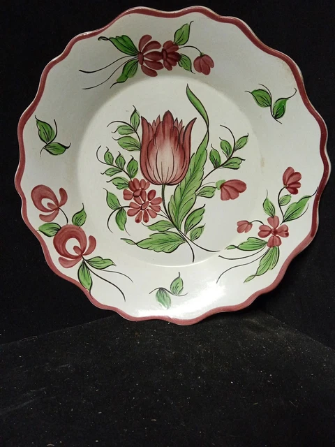 Assiette à décor floral ancienne - France