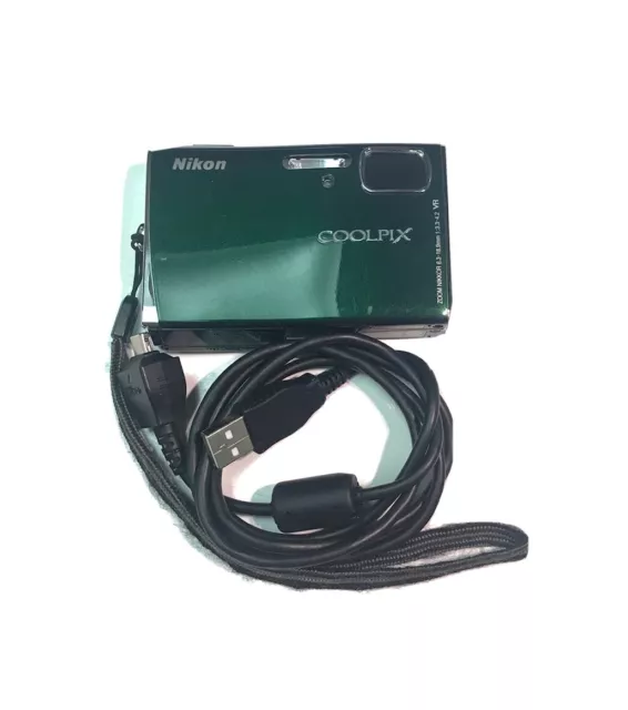 Nikon Coolpix Digital Camera S52 Green With Charging Cord FOR PARTS OR REPAIR