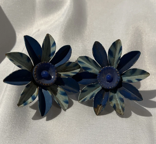 Vtg Pair Blue Enameled Metal Flower Push Pin Tacks Curtain Drapery Tie Backs 2