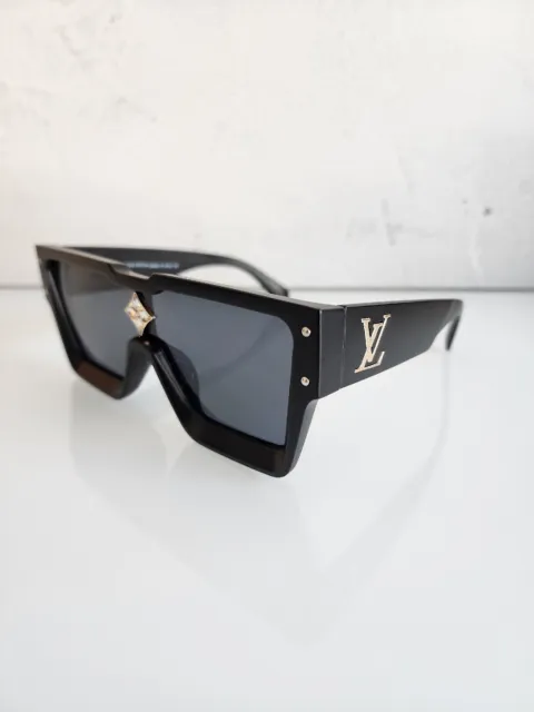 Louis Vuitton® Cyclone Sunglasses Black. Size E  Louis vuitton sunglasses,  Sunglasses, Oversized black sunglasses