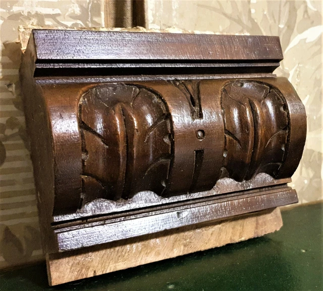 Corbel bracket with acanthus leaves carving Antique french architectural salvage