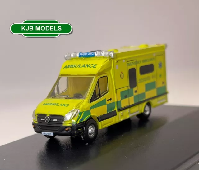 BNIB N GAUGE OXFORD 1:148 NMA001 Mercedes Ambulance Wales