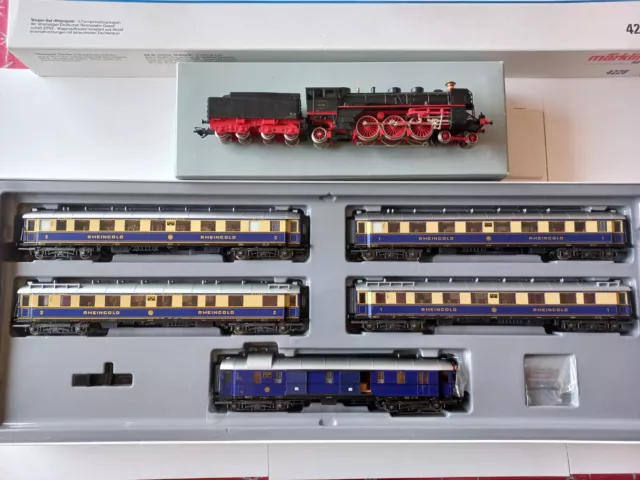 MARKLIN Train RHEINGOLD complet DRG, Loco vapeur BR18 et Coffret 5 voitures HO