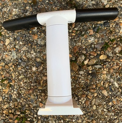 Genuine Quinny Moodd PARAURTI barra di sicurezza T bar Nero 