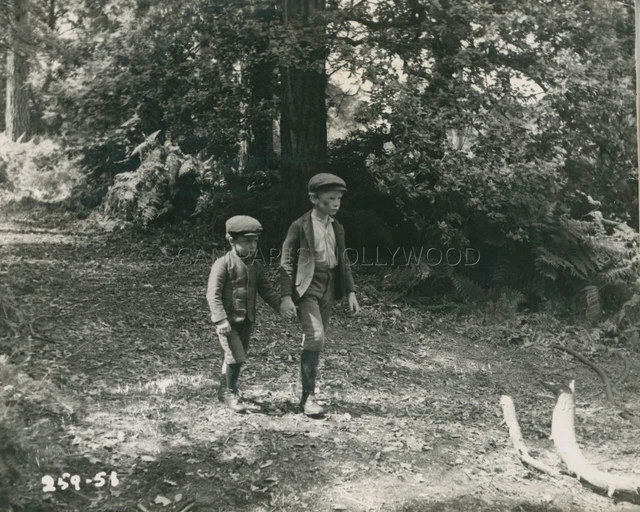 Jon Whiteley Vincent Winter The Kidnappers  1953 Photo Original #10