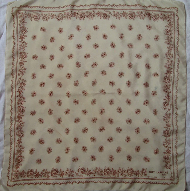 Foulard Carré Guy Laroche 100% Soie - 64x70 Cm - Beige - Vintage - Occasion