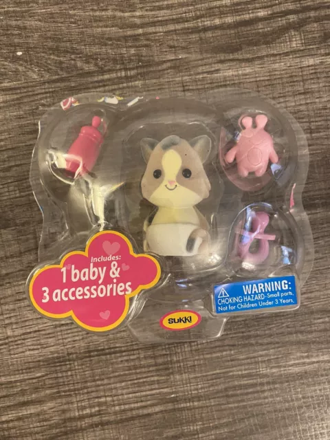 Zhu Zhu Pets Babies Baby Sukki Kitty Cat & 3 Accessories Fuzzy Rolling Toy Zhu Zhu Pets Babies Baby Sukki Kitty Cat & 3 Accessories Fuzzy Rolling Toy
