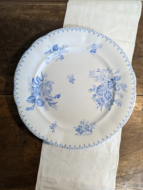 Grand Plat Rond Ancien Terre De Fer UC Sarreguemines Modèle Flore Bleu