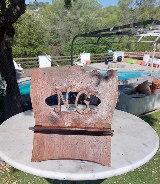 Ancien lutrin artisanal en bois | Révélé - Brocante en ligne