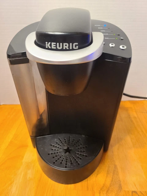 Keurig K40 Single Cup Brewing System Coffee Maker K-cups Black