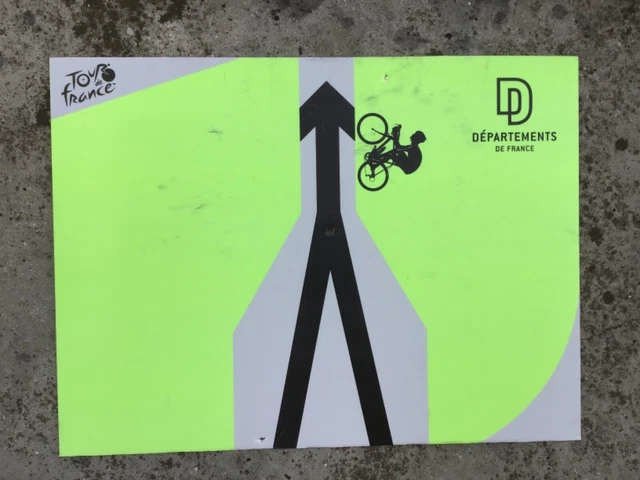Besançon : L'ambiance Dégénère Le Long De La Caravane Publicitaire Du Tour De France