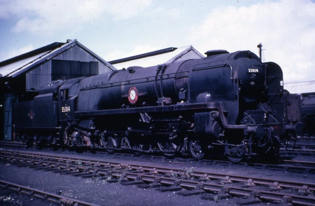 RAILWAY COLOUR SLIDE. 35014 Nederland Line. At Eastleigh 5th August ...