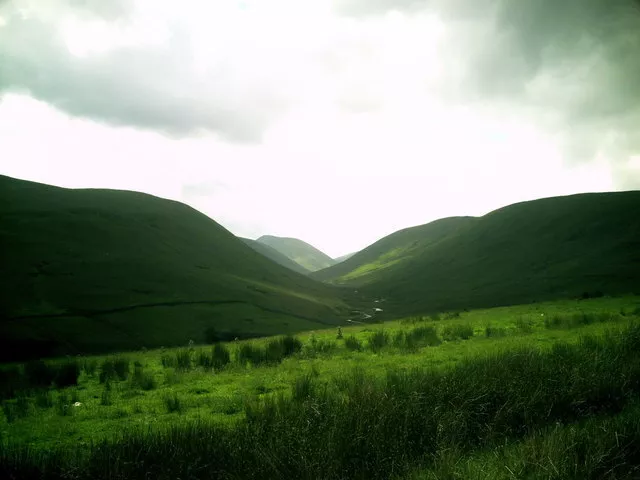 Photo 6x4 Looking up Bowderdale from bottom end of valley Bowderdale/NY6 c2007