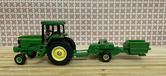 ERTL John Deere 1:64 Toy Tractor 7800 & Baler 338