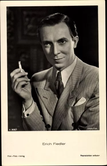 Ak Schauspieler Erich Fiedler, Portrait mit Zigarette - 3171146