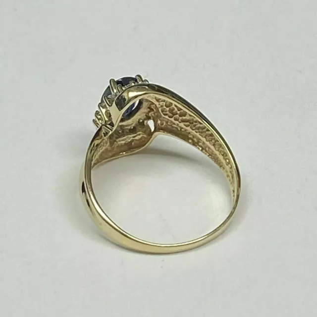 Bague de fiançailles en or jaune 14 carats avec saphir bleu et diamants... 3