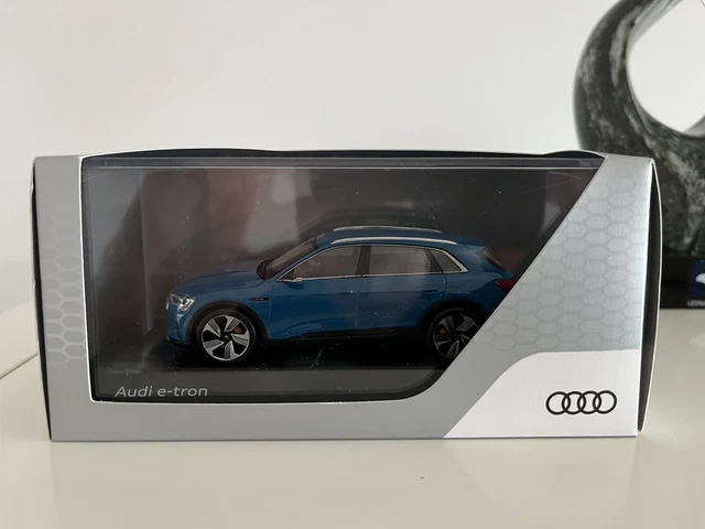 Miniature Spark 1/43 - Audi E-tron Antigua Blue