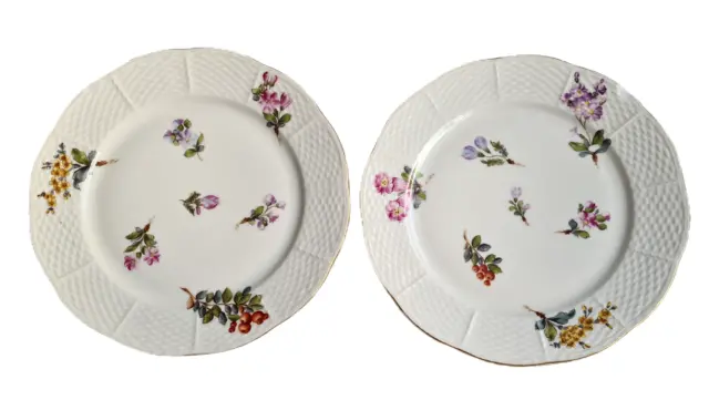 Pair  Herend Vintage 9" Luncheon Plates  Floral Pattern 521/FA  Chip on Rim Each