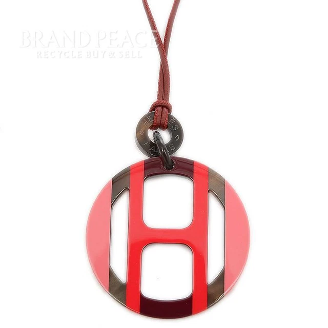 Hermes Round H Motif Pendant Buffalo Horn Necklace Red Pink Top W6.5/H9cm Unisex