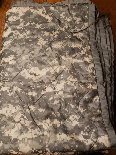 NEW USGI Army Woobie Blanket Poncho Liner ACU Digital Camo 8405-01-547-2559 NWT
