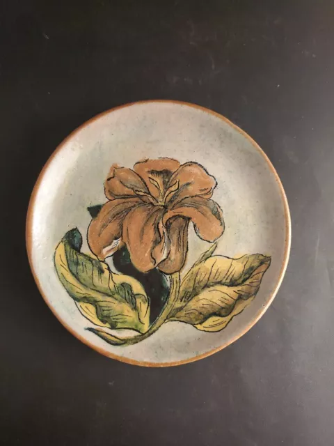 Small Italian majolica plate signed