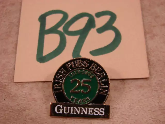 B93G Vintage Rare Guinness Beer 25 Years 1975-2000 Irish Pubs Berlin Pinback Pin