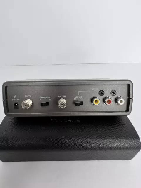 RF Modulator Audio / Video Converter Recoton Model DVD647 including cables