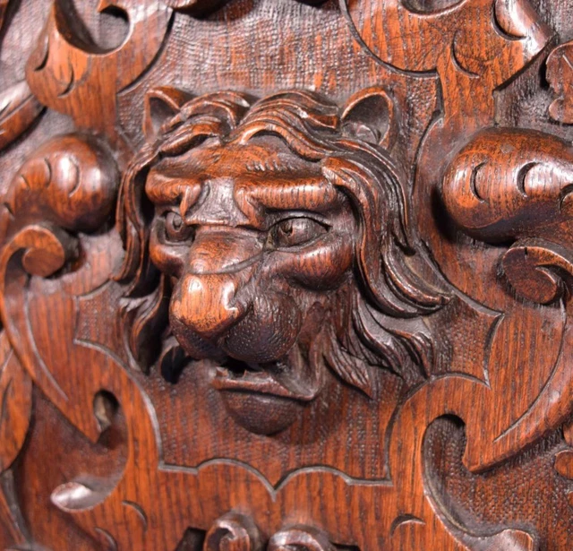 *Antique French Panel in Solid Oak Wood with Lion Face Highly Carved 7