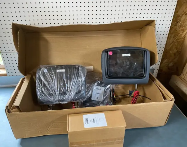 GM OEM NOS 84579646 Headrest Infotainment System 2018-2020 Chevrolet Traverse