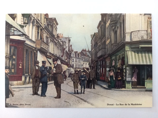 Carte Postale Ancienne CPA 27 – La Madeleine De Nonancourt, Perspective De La Grande Rue (scène Animée)