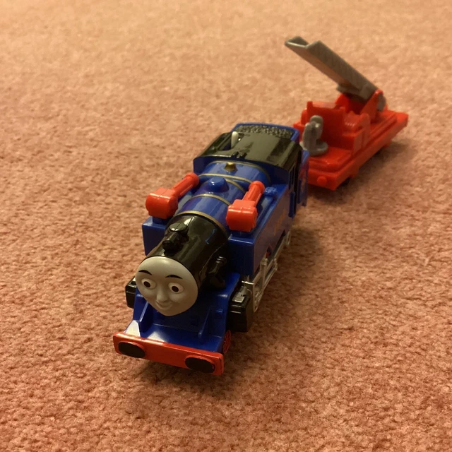 TOMY TRACKMASTER THOMAS the tank engine battery train belle & her fire