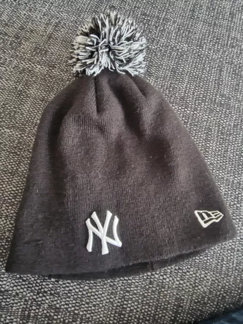 NEW ERA New York Yankees Pom Beanie Unisex Adult Knit Cuffed MLB Baseball Winter