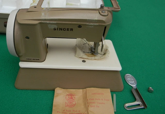 Mini máquina de coser vintage práctica para coser Singer con estuche