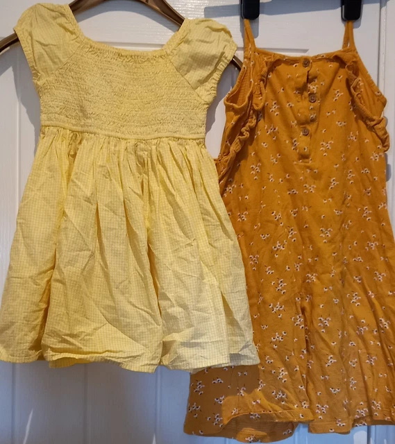 Pacchetto vestiti estivi per ragazze 3-4 anni. Ottime condizioni.