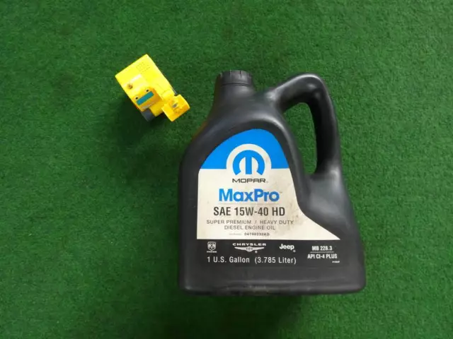 Mopar MaxPro SAE 15W-40 HD 04798232AD 3,785L Motoröl Super Premiums Diesel