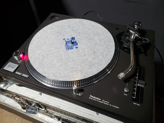 Technics Quarts Direct Drive Turntable, SL-1210 MK5, DJ Turntable, w/ Hard Case