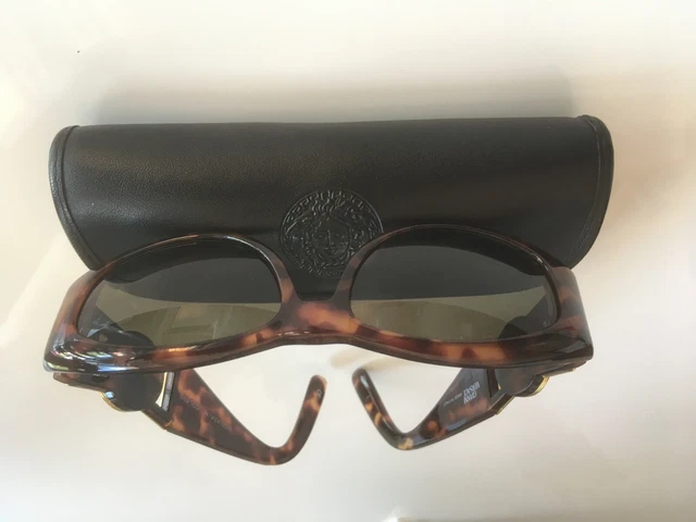 Ladies Vintage Gianni Versace Sunglasses MOD 424 COL 869 Original Case