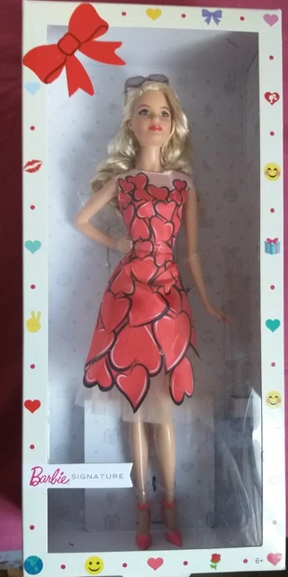 Poupée Barbie Holiday édition Noël 2022 Mattel - Robe Rouge, Neuve Dans Sa Boîte (NRFB)