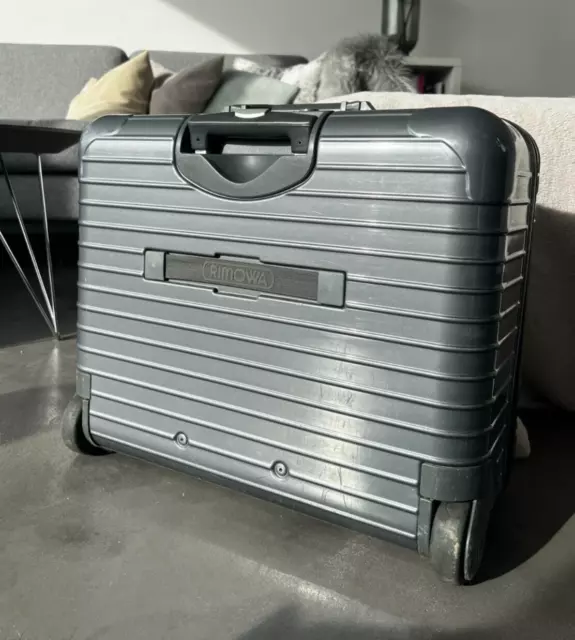 RIMOWA Salsa Deluxe Hybrid Business Case Pilotenkoffer in grau - GUT - rollt 3