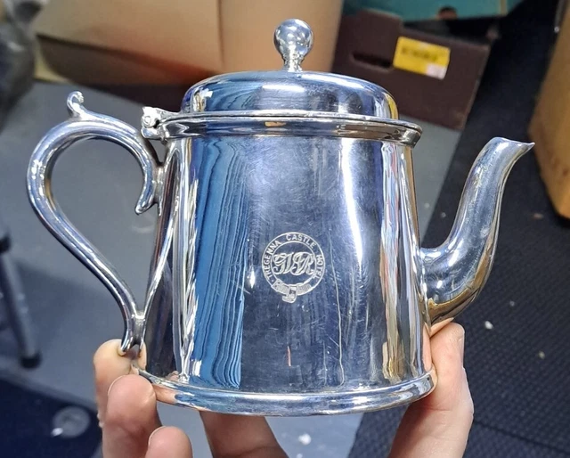 GREAT WESTERN RAILWAY HOTELS TREGENNA CASTLE HOTEL SILVERPLATED TEAPOT 3/4 pint