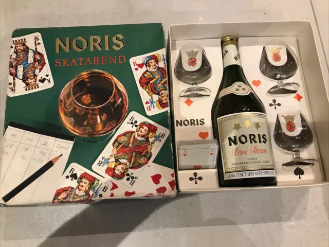 Noris Drei Sterne Weinbrand Set mit drei Gläser, Skatabend, alte  Abfüllung